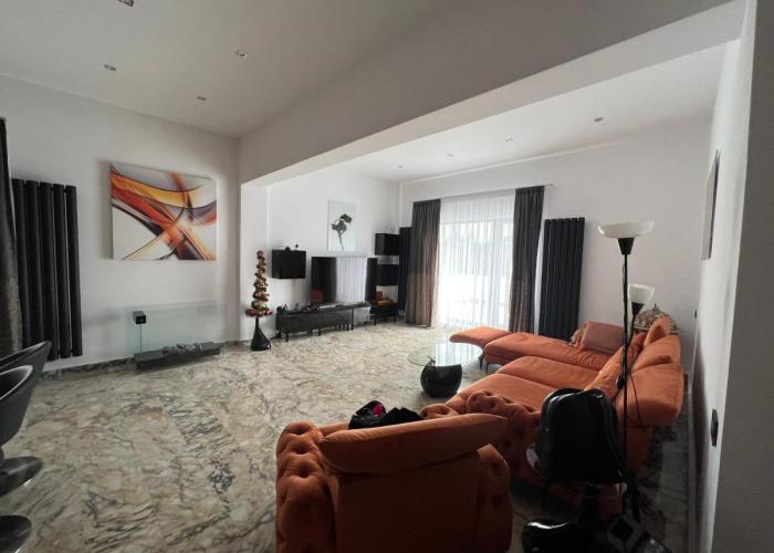 R&B Apartments