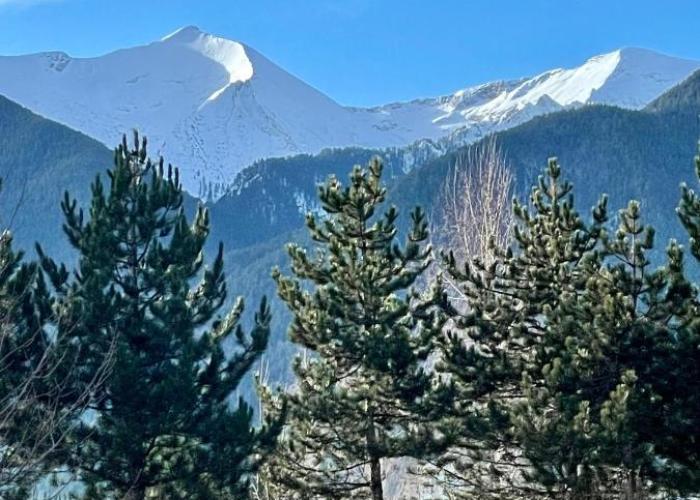 Ground floor 2-bedrooms, 2-bathrooms apartment near Bansko in a complex with pools and SPA included