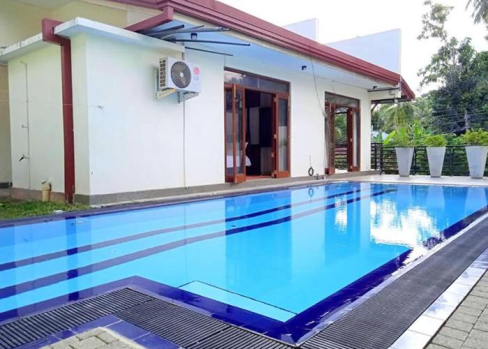 Heaven Thalalla- 4BHK Superior Villa With Private Pool and inside apartments
