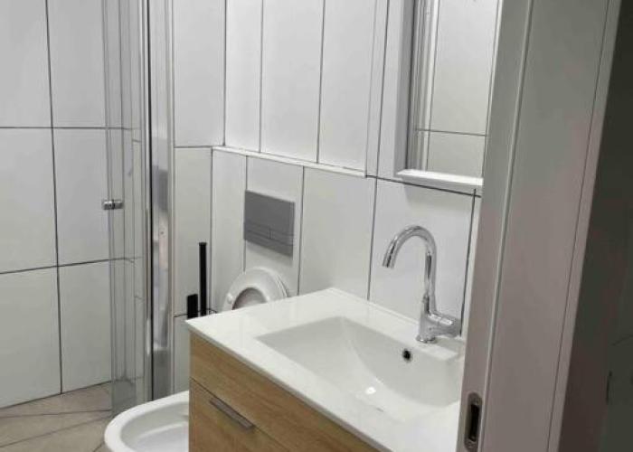 New Stylish Apartment with Balcony & Parking