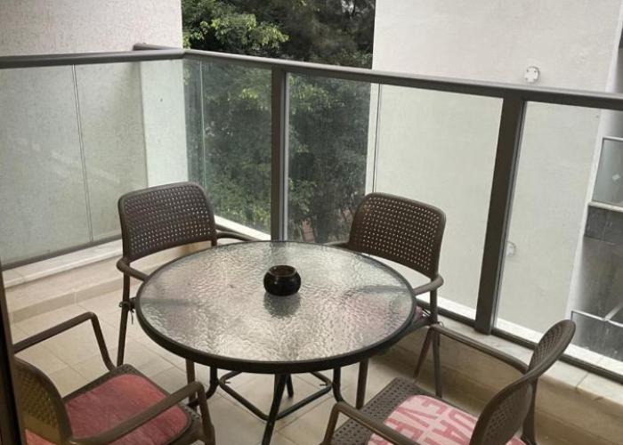 New Stylish Apartment with Balcony & Parking