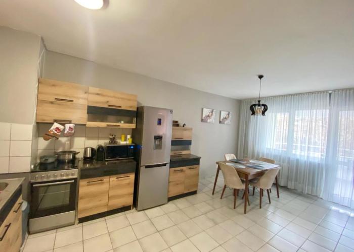 Spacious Apartment next to South Park Просторен Апартамент до Южен Парк Top Location