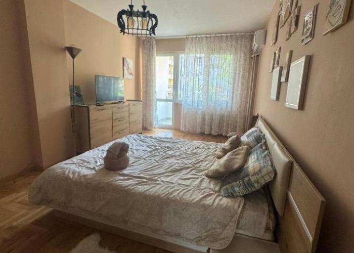 Spacious Apartment next to South Park Просторен Апартамент до Южен Парк Top Location