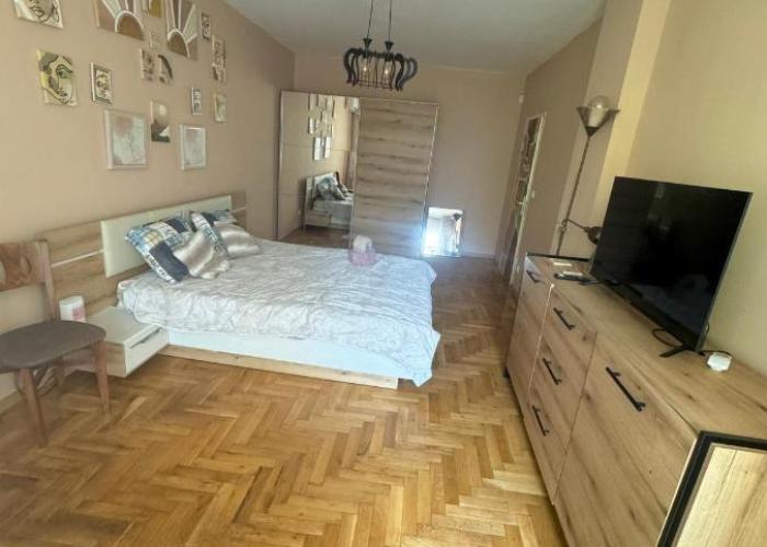 Spacious Apartment next to South Park Просторен Апартамент до Южен Парк Top Location