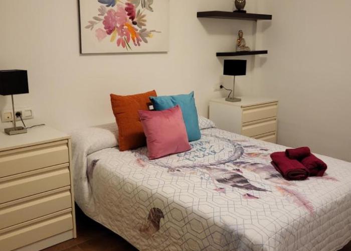 Casa baja preciosa con jardín privado en primera línea naturista!