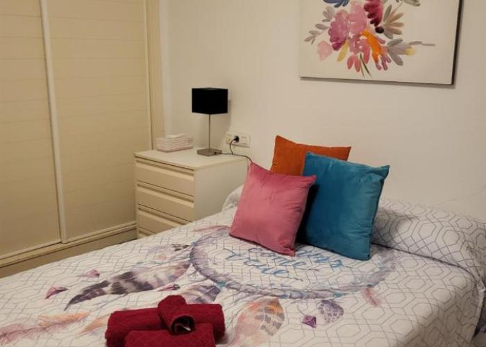 Casa baja preciosa con jardín privado en primera línea naturista!
