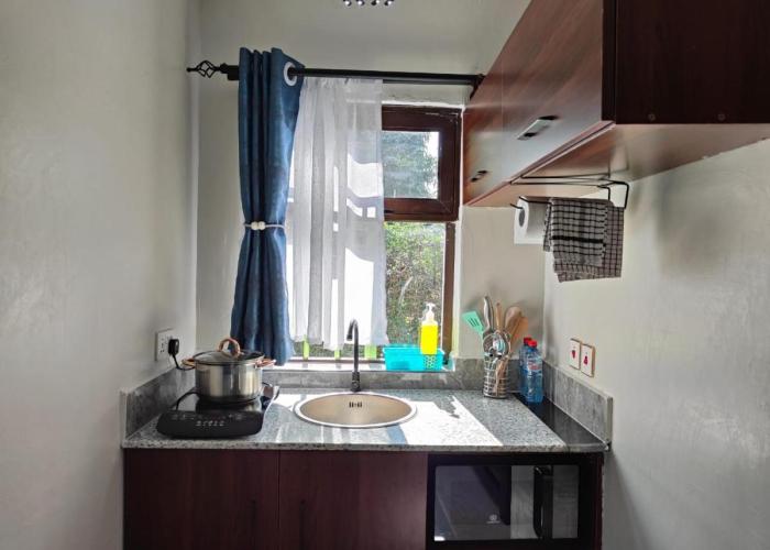 MILIMANI DRIVE LIVING I LUXE FURNISHED UNITs