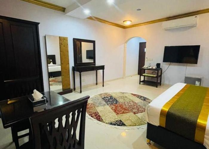 Golden Vision Hotel