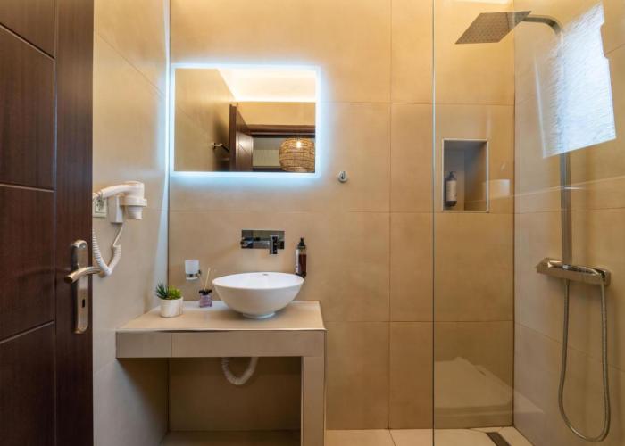 Aiora Suites