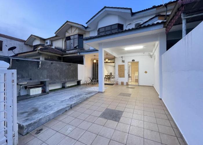8min Port Dickson beach 17pax Pet Friendly