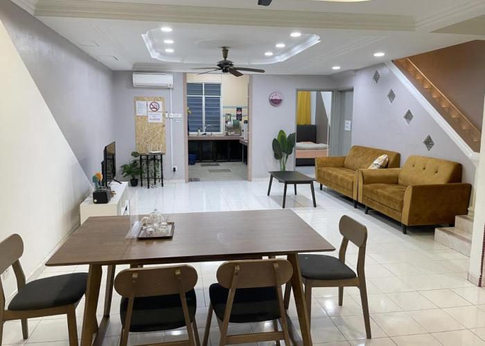8min Port Dickson beach 17pax Pet Friendly