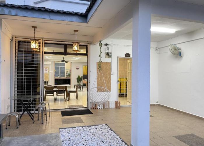 8min Port Dickson beach 17pax Pet Friendly