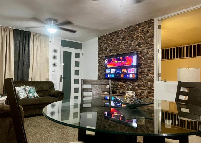 “Lucor D-Eight House” New Entire Home in the Town…