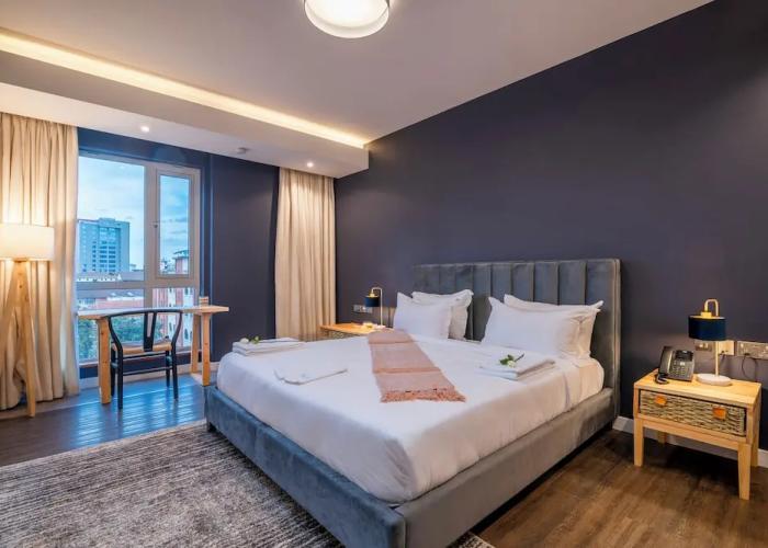 Capital 2 Bed Olive Tree Line By YourHost