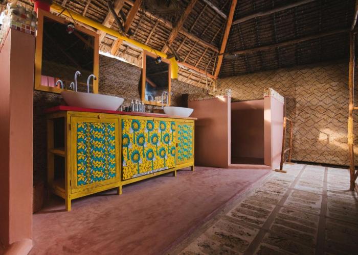Kizingo Beach Eco Lodge
