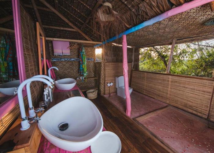 Kizingo Beach Eco Lodge