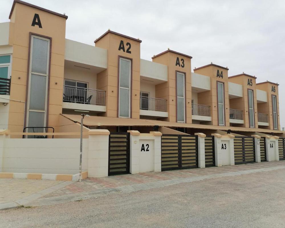фото شاليهات الشاطيء beach chalets