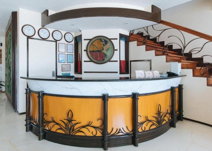 RedDoorz Premium @ Nick Hotel Gerona Tarlac
