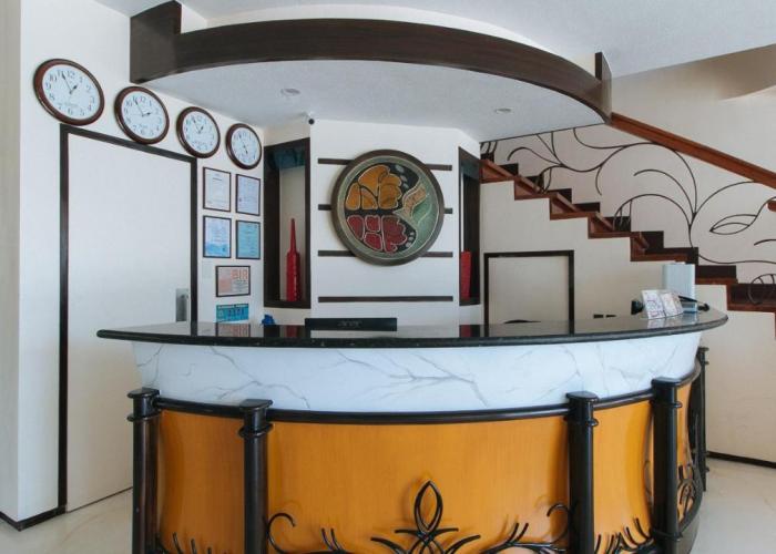RedDoorz Premium @ Nick Hotel Gerona Tarlac