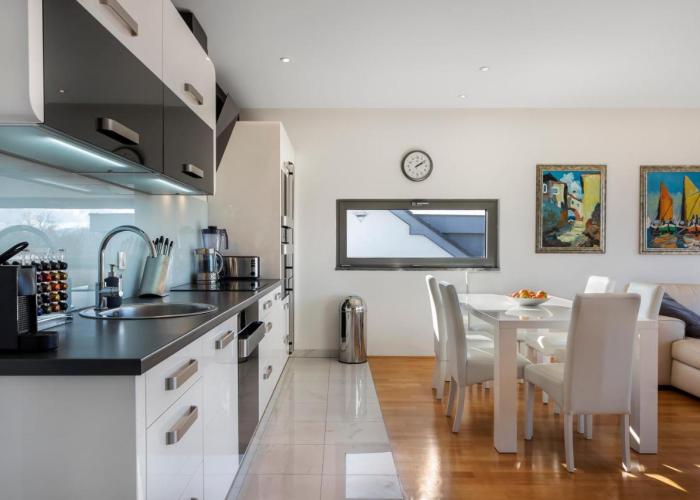 Contemporary apartment with rooftop terrace in Maribor