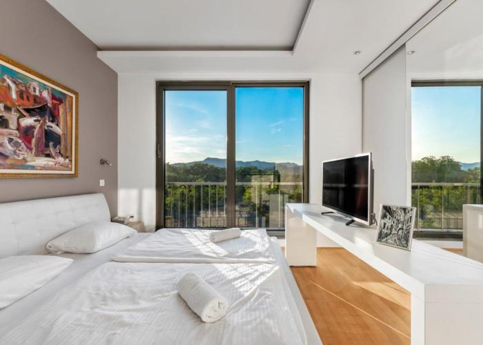 Contemporary apartment with rooftop terrace in Maribor