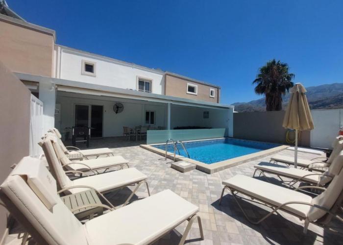 Villa Oniro walking distance to the beach and to Georgioupolis center