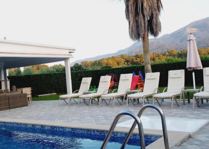 Villa Uranos walking distance to the beach and to Georgioupolis center