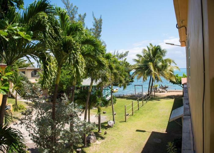 Hunny Bay Resort At Priory St Ann