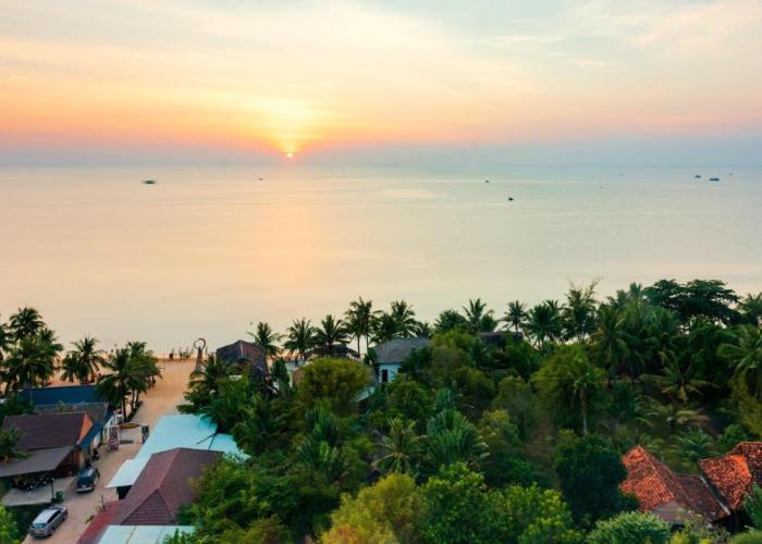 The Tahiti Beach Hotel