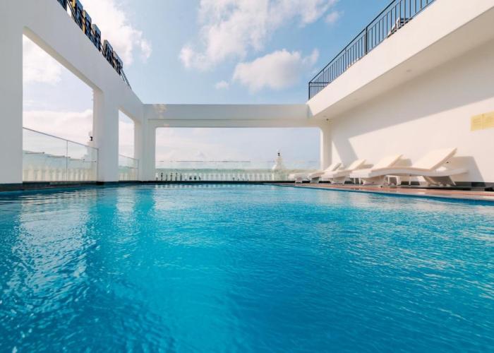 The Tahiti Beach Hotel