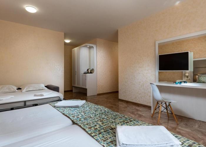 Marina Sands Bijou Boutique is an excellent choice for travelers visiting Obzor