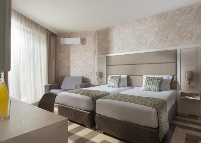 Marina Sands Bijou Boutique is an excellent choice for travelers visiting Obzor