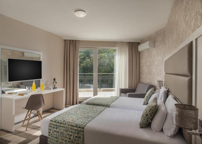 Marina Sands Bijou Boutique is an excellent choice for travelers visiting Obzor