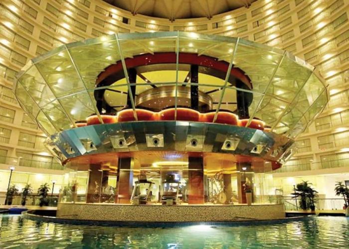 Luxurious Studio Homes Nr Surat Airport by Nirvana Hospitality