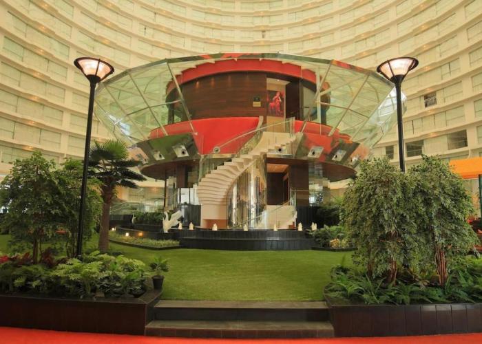 Luxurious Studio Homes Nr Surat Airport by Nirvana Hospitality