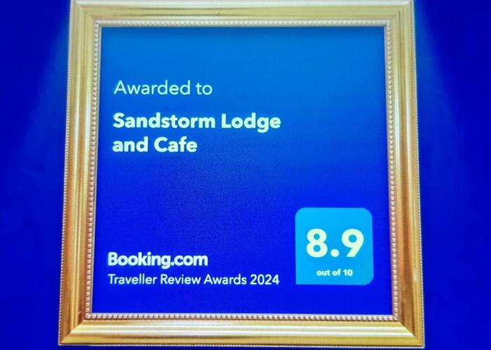 Sandstorm Lodge and Cafe