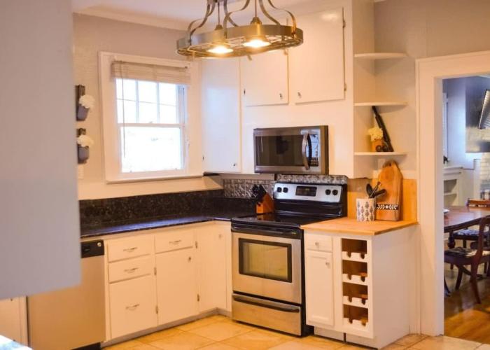 Perfectly Modern Craftsman- close to everything!