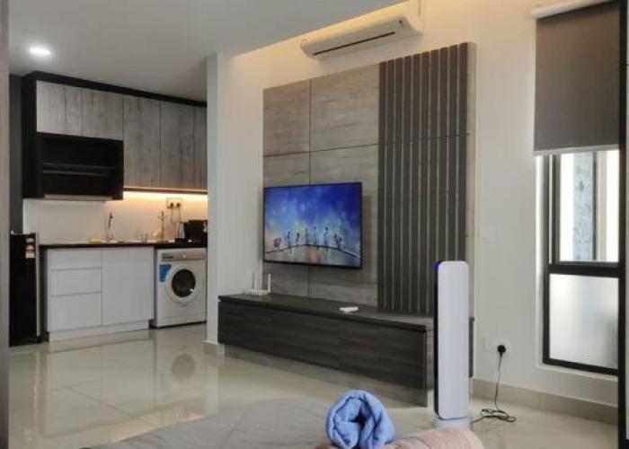 Urban360 Pool view with Netflix and wifi
