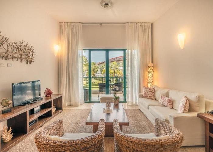 Go away to this charming apt at Sublime w private jacuzzi included