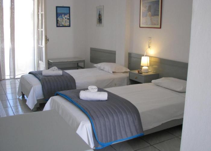 Dolphin Apt & Studios -Next to the Beach
