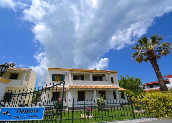 Dolphin Apt & Studios -Next to the Beach