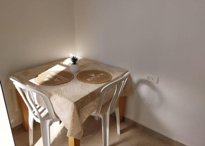 oded Inviting housing