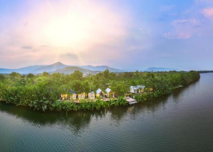 Kampot Riverfront Boutique