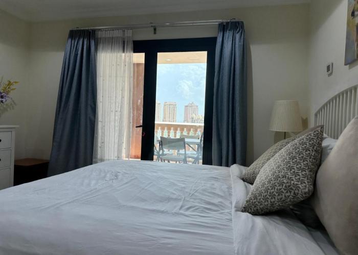 Alken Studio - Amazing Superior Studio with Marvellous Marina View in the Pearl, Doha