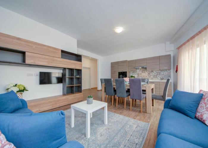Sliema Exclusive 4-Bedroom Side Seaviews Apartments By ShortLetsMalta