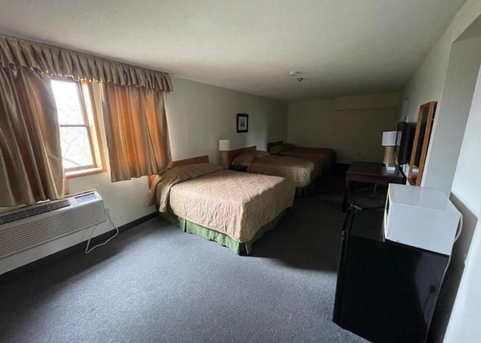 Heritage Inn & Suites