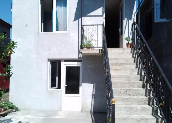 Apartment E L A