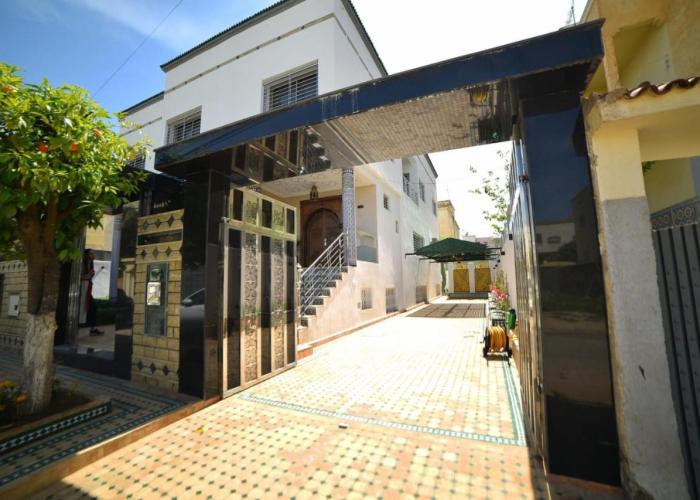 magnifique appartement de 250m2 dans villa avec piscine