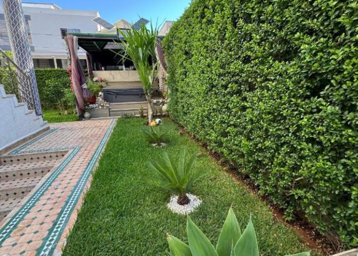 magnifique appartement de 250m2 dans villa avec piscine