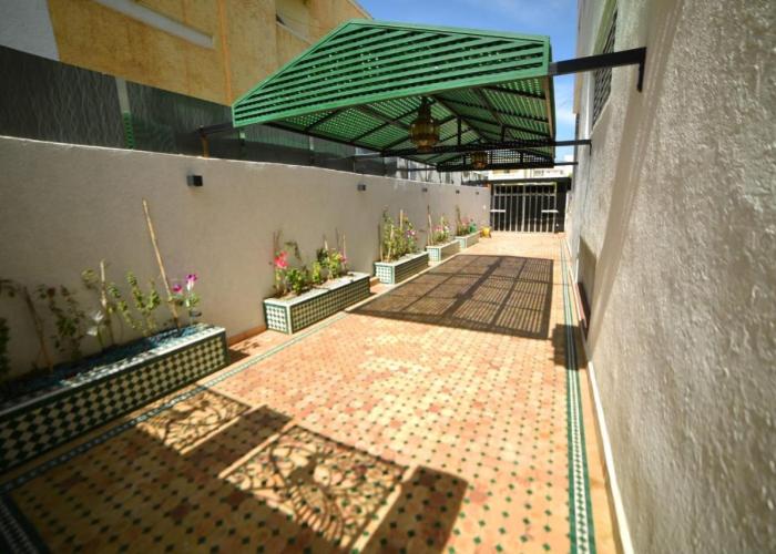 magnifique appartement de 250m2 dans villa avec piscine